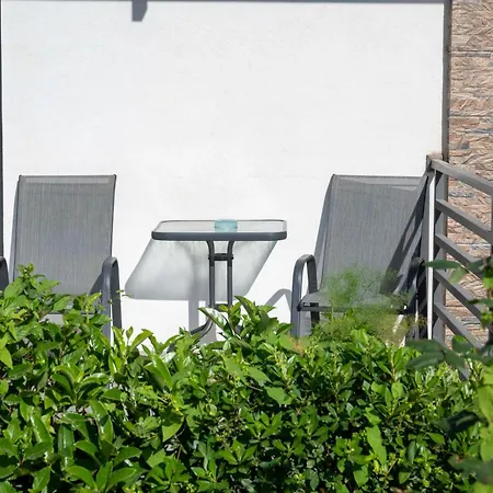 Finikas & 10min From Athens Airport Apartment